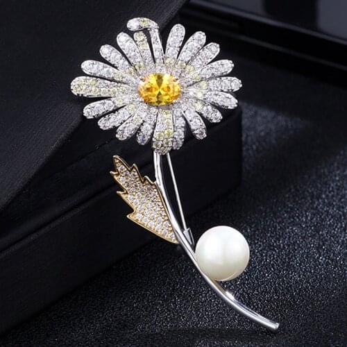 Zlxgirl copper yellow peach flower pearl brooch pins of womens love wedding bridal jewelry gold color cubic zirconia scarf ins