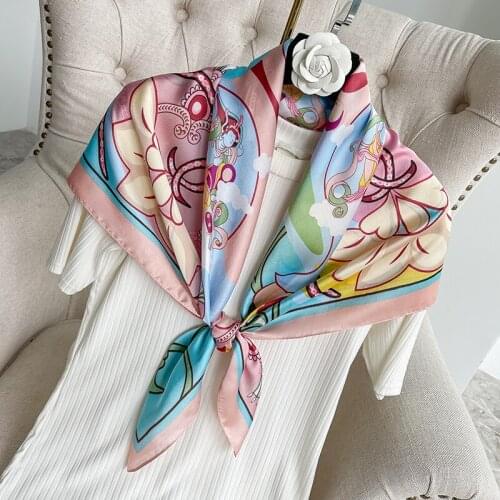 2021 Ladies Scarf Silk Square Scarf Scarf Scarf Shawl Headscarf Set Womens Leaf Flower Printed Womens Headscarf Spring Scarf N