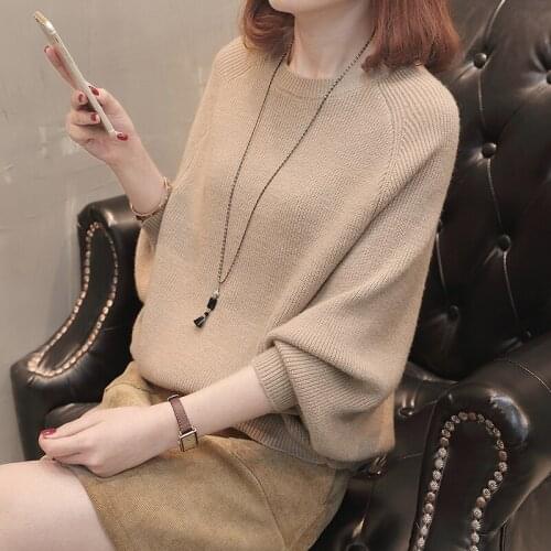 Autumn 2019 new Korean version loose top fashion womens early autumn air knitting bat sleeve sweater Pullover trend