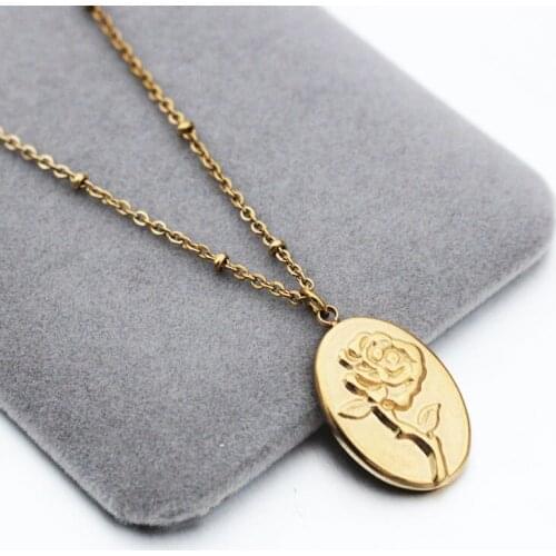 Classic Rose Shape Gold-plated Pendant Necklace for Women Jewelry Stainless Steel Collar 14K Golden Choker Color Retention