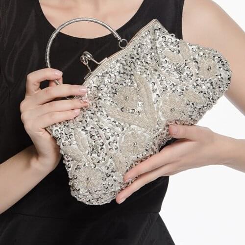 Fashion retro light and versatile one-shoulder messenger chain handmade bead embroidery large capacity casual dinner bag