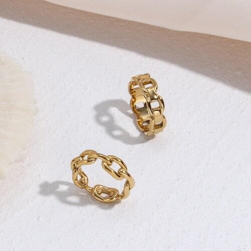 2021 Wholesale Hollow Twist Chain Ring Gold Stainless Steel Women And Men Rings Retro Stylish Neutral Ladies Jewelry Party Gift
