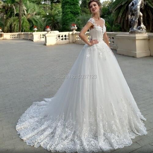 Ball Gown Wedding Dresses Cap Sleeves O Neck Sleeveless Court Train Vestido De Noiva Lace Appliques Bridal Gowns Lace Up