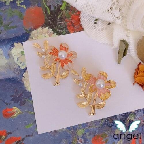 Jewelry pearl camellia plants is a brooch palace baroque elegant delicate female restoring ancient ways