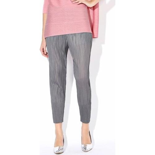 High Fashion Womens Pants Summer New Arrival Pleated Solid Elastic Waist Pencil Pants Comfortable Harem Pants Plus Size