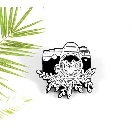 Ins Tide Creative Fashion Explosion Outdoor Adventure Travel Camera Brooch Mountain Forest Flower Camera Backpack Shirt Badge