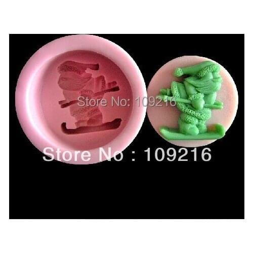 Wholesale!!! 1pcs Father Christmas with Skiing (R0058) Silicone Handmade Soap Mold Crafts DIY Mold