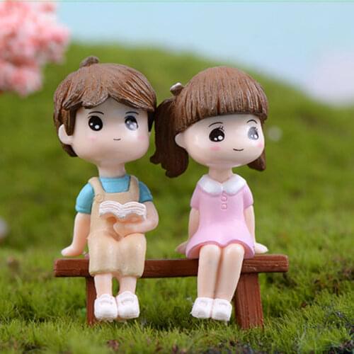 1set Couple Boy Girl Resin Ornaments Craft Home Decor Sweety Lovers Chair Figurines Miniatures Terrariums Fairy Garden Child Toy