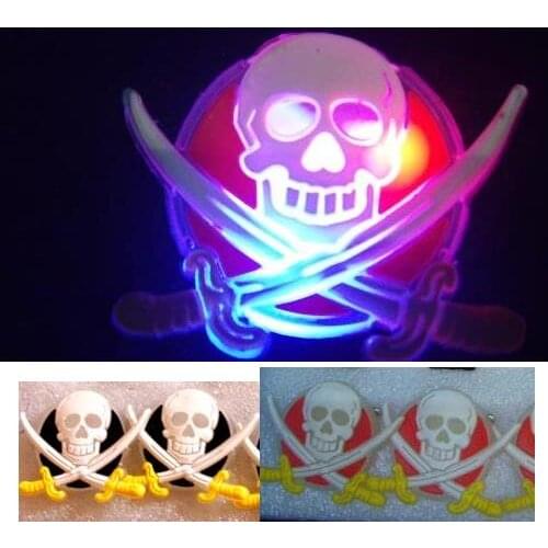 Flash JACK Pirate Skull Swords Brooch Pin LED Light Glow Badge Clips Halloween Xmas Kids Costumes Toy Party Favor Props gift