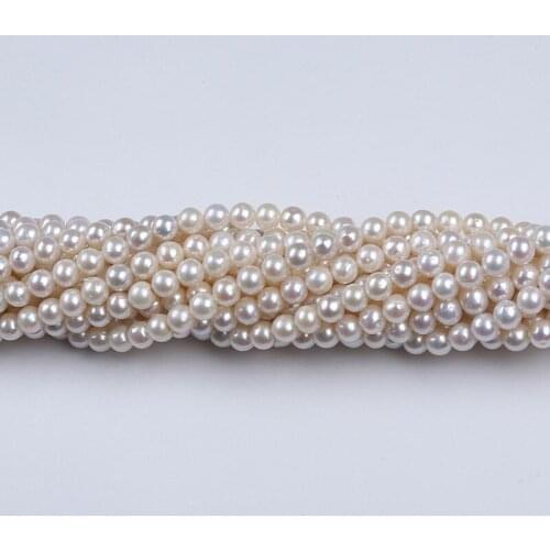 5-6mm White Round Pearl Genuine Freshwater Pearl In Strand