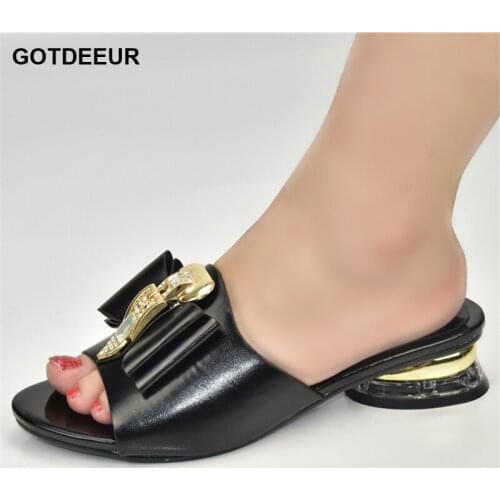 New Arrival Italian Women Party Pumps Decorated with Rhinestone 2021 Fashion Women Plus Size Women Shoes 43 Wedding Shoes Bride