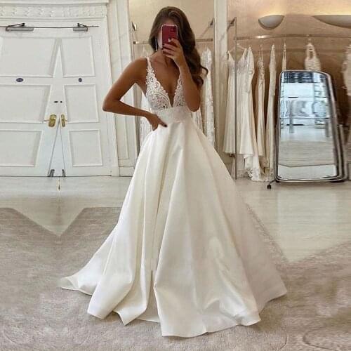 Simple Design V Neck Lace Appliques A Line Bridal Gown Plus Size Open Back Spaghetti Strap White Satin Wedding Dress Cheap 2021