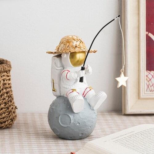 Creative Astronaut Figurines for Interior Spaceman with Straw Hat Miniature Home Living Room Decoration Desk Accessories Gift