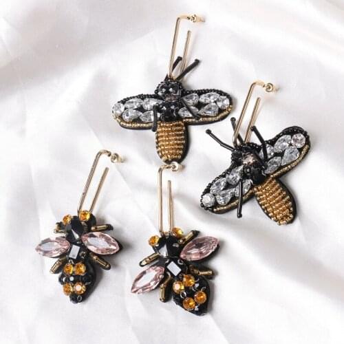 2017 Europe and the show field retro bee butterfly bead earrings fashion temperament nightclub jewelry earrings female 1049