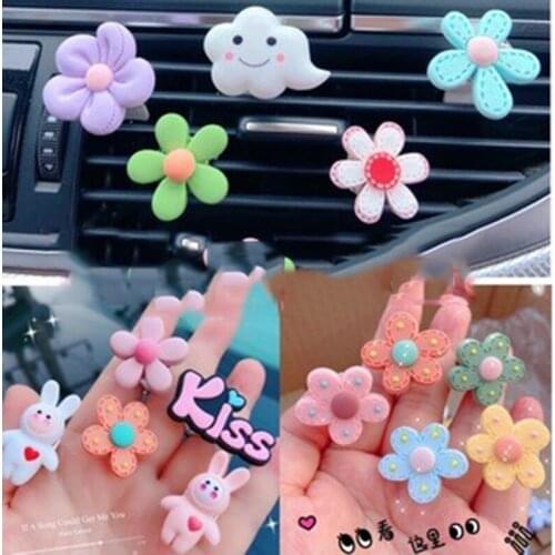 Lovely flower car perfume clip air-conditioning air outlet decoration ladies aromatherapy interior accessories promotional gifts
