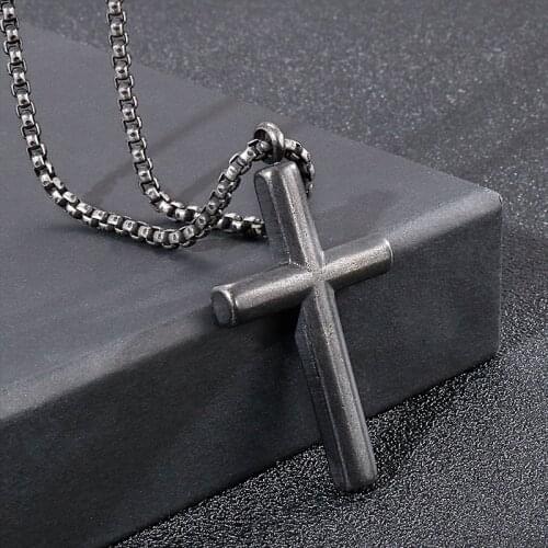 European and American hip-hop trend HipHop with chain, stainless steel jewelry, personalized retro cross titanium steel pendant
