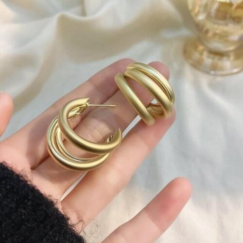 2021 New Korean Metal Round Hoop Earrings for Women Fashion Cute Gold Silver Color Punk Charm Earring Minimalist Jewelry Brincos