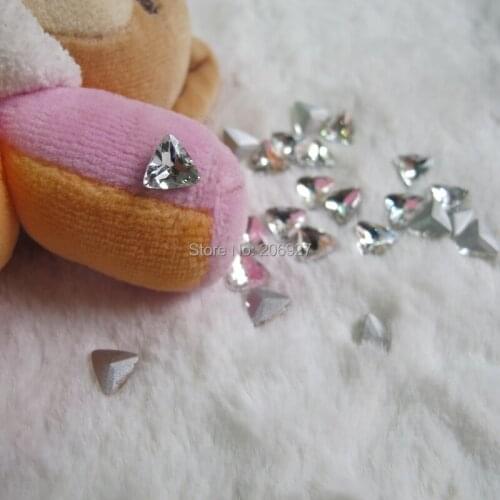 CG-08 5pcs Cute 8mm Glass Point-back Triangle Crystal Gem Decoration Nail Art Decorations