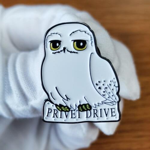 Hedwig Enamel Pin snowy owl Brooch Cute Brid Badge soaring all the way to your home