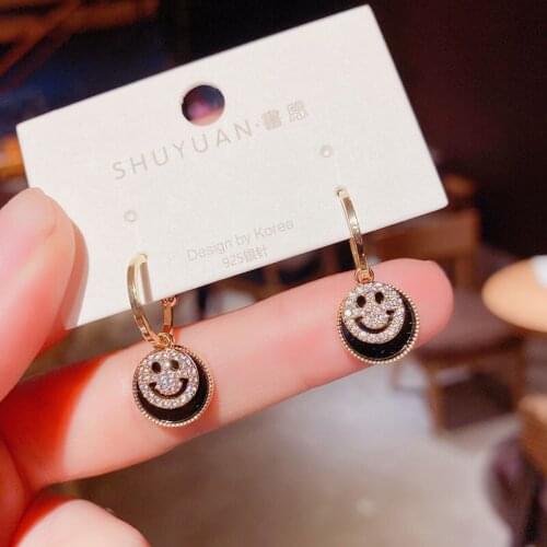 Geometric Ｍetal of Ｔrue color of Fashion of new Style Personality 2021 sets diamond smiling face temperament auricularia female