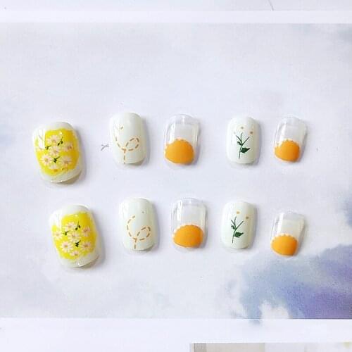 24pcs Little Daisies Nail Patch Glue Type Removable Short Paragraph Small Fresh Fashion Manicure False Nail Patch Nail Art