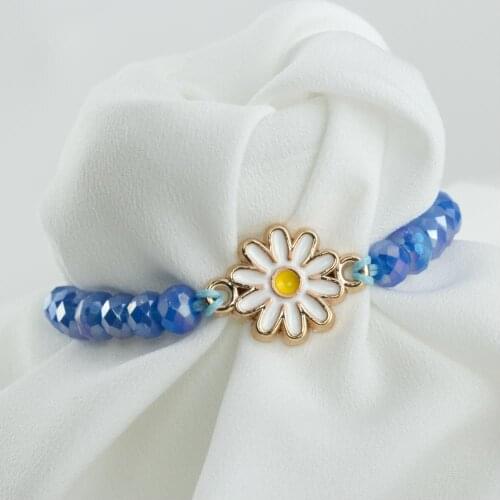 Daisy Figured Cabochons Crystal Bracelet