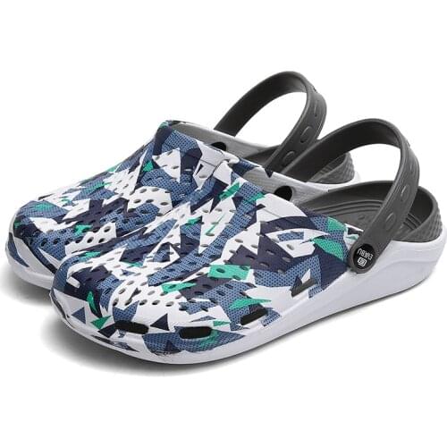 New crocse summer lovers camouflage hole shoes sandals hole shoes slippers crocks mens and womens Beach flat shoes garden shoe
