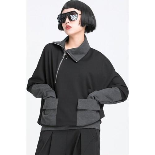 2021 spring and autumn personality splicing street fashion T-shirt womens dark chain diagonal zipper Lapel fashion bat sleeve t