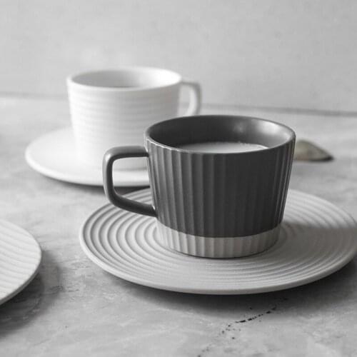 Personalized Coffee Cup Porcelain Simple Reusable Teacup and Saucer Ceramic Japanese Taza Cafe Ceramica Coffee Cup Set BD50BD