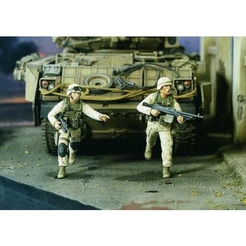 1:35 Resin Figure Model Kit Unassambled Unpainted X290 (2 figures NO TANK)