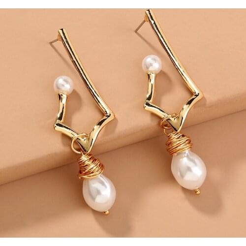 Fashion Metal Geometry Pearl Earrings female Freshwater Pearls Trendy Stud Earrings For Women Jewelry