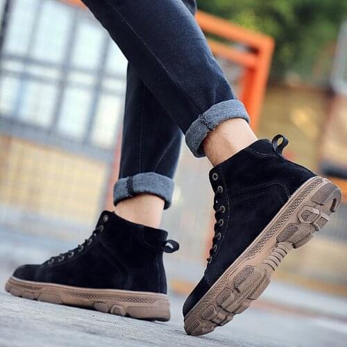 Hot men sneaker Sneaker breathable shoe sneakers Mens sports fashion 2020 black casual flat Casual causal leather sport boots