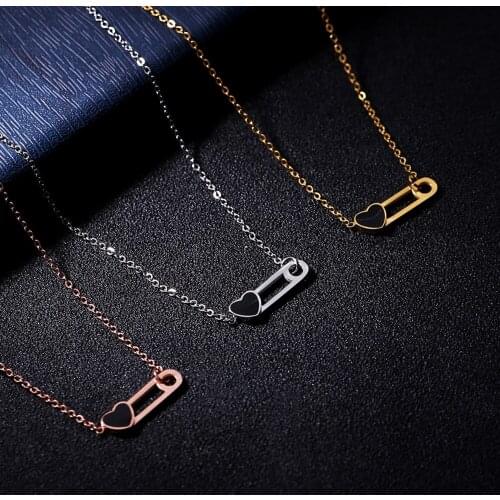 Christmas Gift Collar Choker Brand Stainless Steel Gold Heart Black Shell Pendant Necklaces for Women jewelry Collier Femme