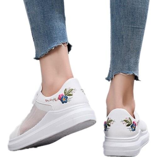 CHICKEN TOE Women's Shoes With A Strap