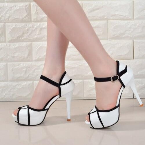 2021 fashion new summer hollow buckle women sandals European and American color matching fishmouth stiletto heels young