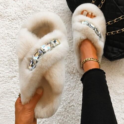 Fluffy Slippers Glitter Crystal Furry Slides Designer Gold Chain Flat Casual Shoes Womens Summer Flip-Flops Comfortable Sandals