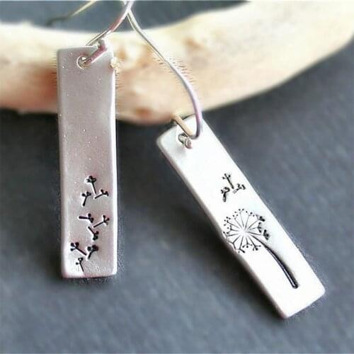 Exquisite Dandelion Carved Hook Earrings Jewelry Womens Creative Unique Japanese Style Engagement Wedding Stud Earrings Accesso