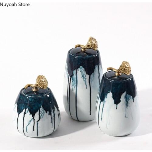 Chinese Style Hand-painted Ceramic Storage Tank with Lotus Top Handle Light Luxury Ornaments Abstract Art Crafts Home Decoration