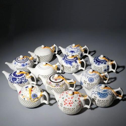 1 PCS Hollow teapot ceramic blue and white porcelain teapot tea black tea Pu'er Kung Fu tea set 240ML