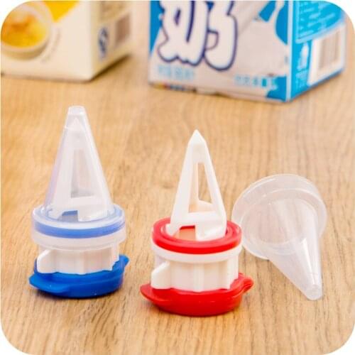 1pcs/set Creative Plastic Mini Hand Pressure Type box drinks diverter With cover milk beverage extension mouth dispenser