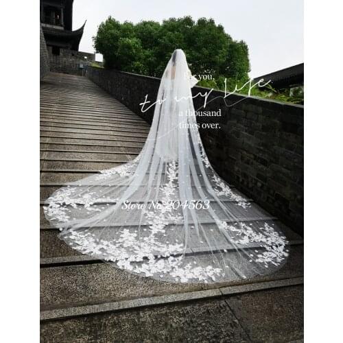 Romantic One-Layer Lace Wedding Veil with Flowers Cathedral Bridal Veils with Comb