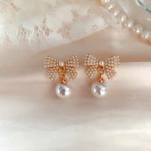 Elegant Exquisite Simple Temperament Bow Small Bee Pearl 2021 New Fashion Wanghong Lady Earrings