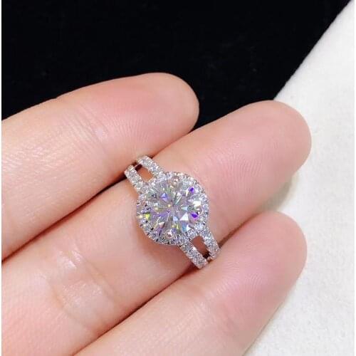 New Arrival 925 Silver Round Brilliant Cut 1-2 ct Sparkling VVS1 D Color Moissanite Ring Diamond Test Past Gemstone Wedding Ring