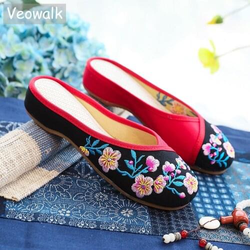 Veowalk Rhinestones Embroidered Women Canvas Close Toe Slippers Ladies Comfortable Cotton Flat Mules Shoes Pantuflas Mujer