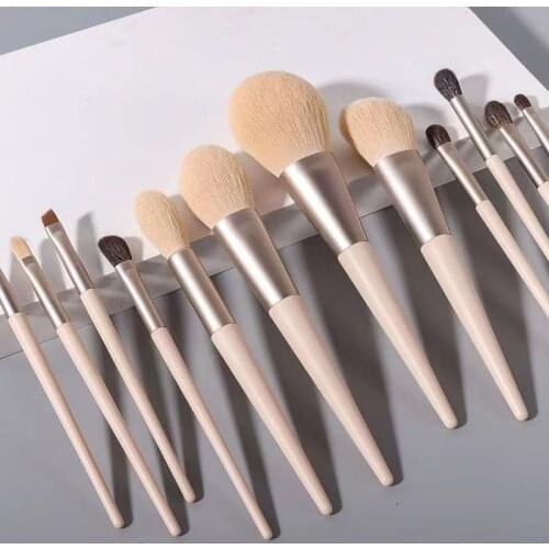 12PCS/SET Makeup Brushes Set Highlight Foundation Eyeshadow Powder Brush Eye Lip Make Up Brushes Cosmetic Brush Set Makeup Tools