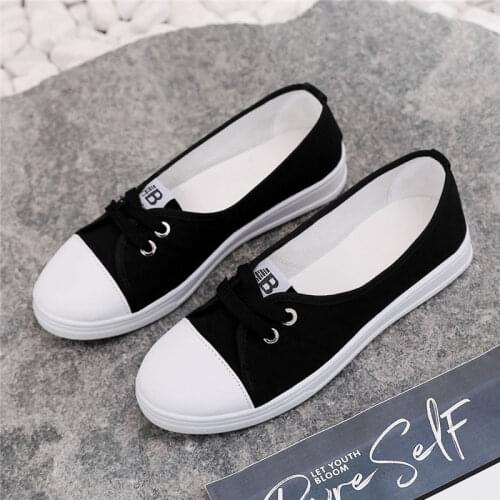 Spring New Shallow Women Loafers White Spring Ladies Flat Canvas Shoes Wild One Pedal Red and White Women Casual Shoes