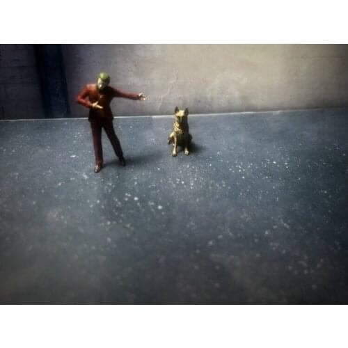 1/64 Scale Resin Die-cast German Shepherd Dog Car Scene Doll Model Scene Layout Collection Decoration Toy