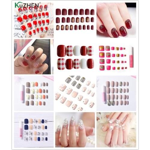 24Pcs Glitter Powder Design Fake Nails Bright Red Short Square Artificial False Nail Tips with Glue Sticker for Office Home