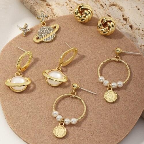 2021 trend earrings for women Retro geometric like pearl earring female creative stud earrings earrings set auger planet