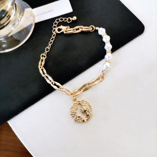 Vintage Fashion Baroque Pearl Bracelet Hip Hop Portrait Trendy Splicing Students Bracelet Sweet Cool Adjustable Hand Jeweley1259